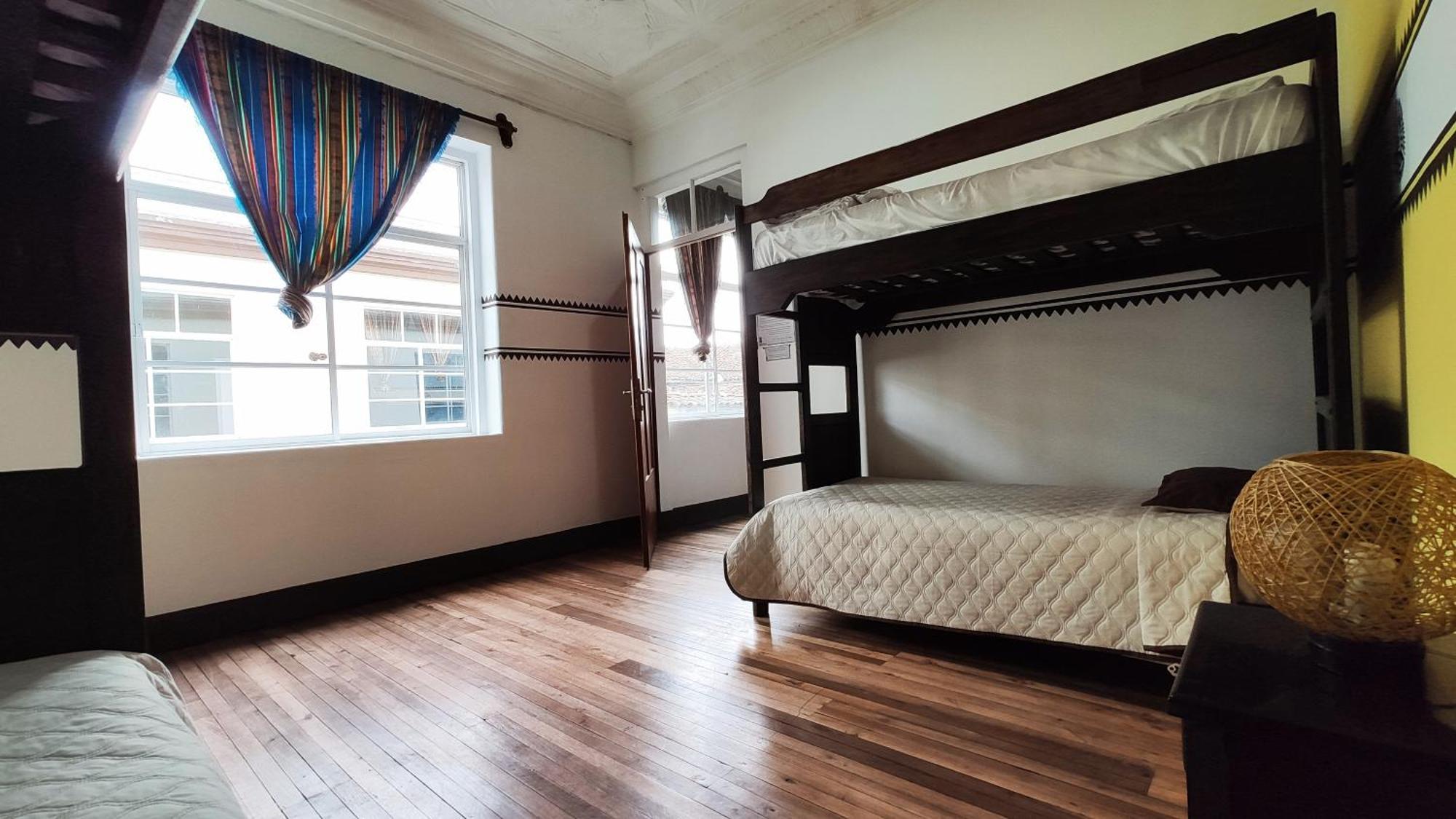 Hostal Yakumama Cuenca Phòng bức ảnh